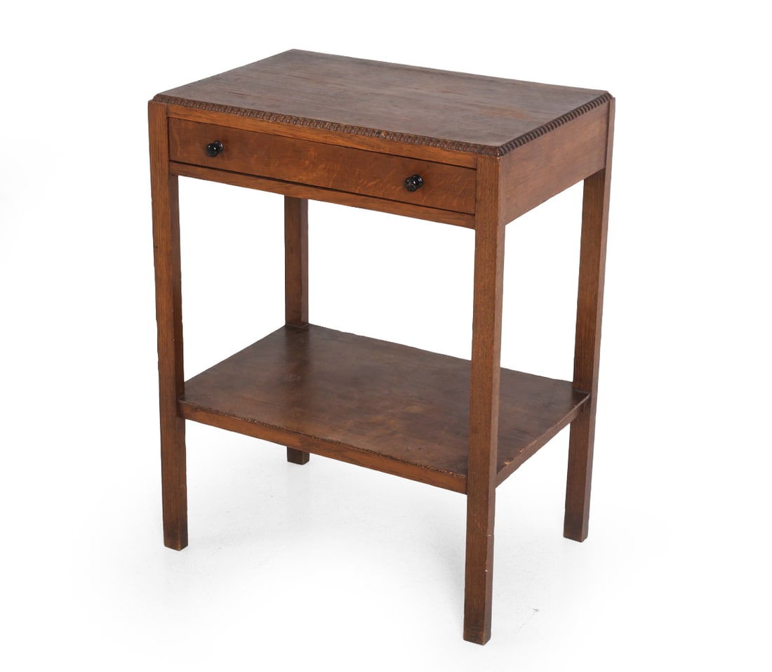 DUTCH ART DECO OAK SIDE TABLE C. 1920S: Dimensions: H 29.5" x W 22" x D 15". Condition: Faint water rings to top. Wear consistent with age and use. PT047