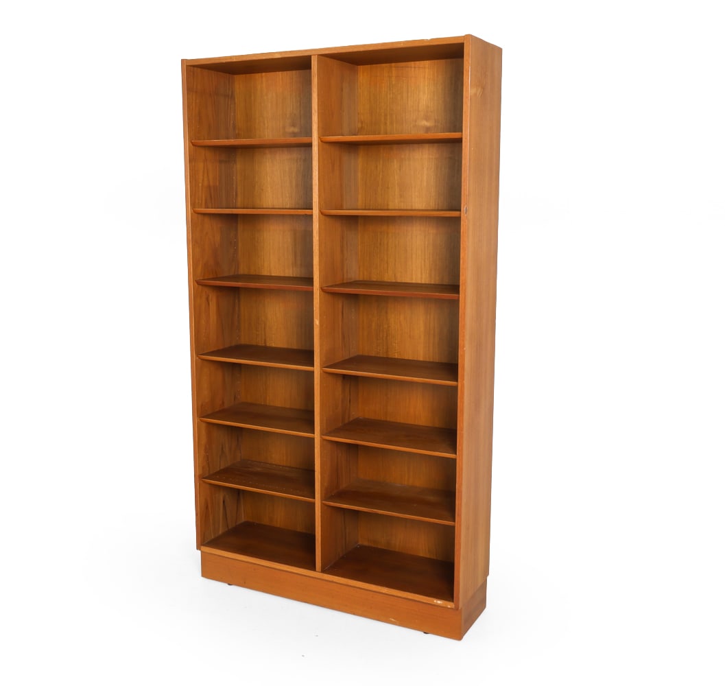 POUL HUNDEVAD DANISH TEAK BOOKCASE C. 1960S (1 of 18)