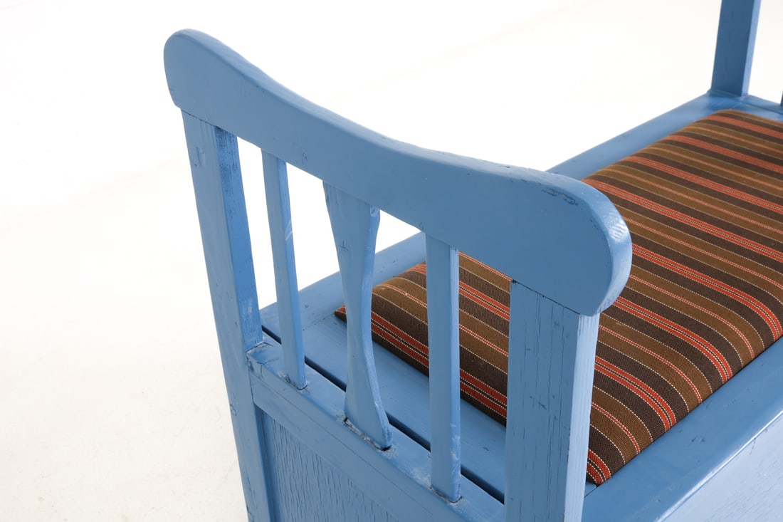 SWEDISH PAINTED PINE BENCH C. 1930S - 8