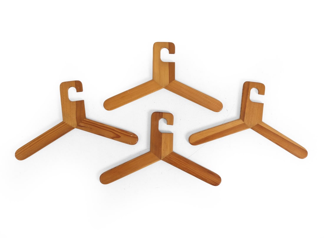 SCANDINAVIAN PINE HANGERS C. 1970S: Dimensions: H 12" x W 18.5". Condition: Light scuffs and scratches, wear consistent with age and use. PT062