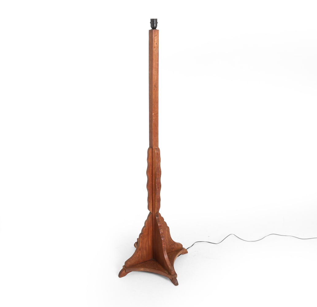 DUTCH ART DECO SCULPTURAL OAK FLOOR LAMP C. 1920S: Dimensions: H 62" x W 15" x D 15". Condition: Wear consistent with age and use. Water spots and scratches on base, some wear of finish. PT143