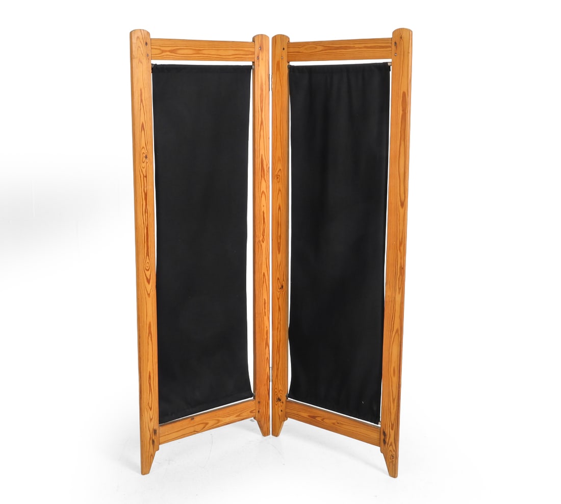 SCANDINAVIAN PINE ROOM DIVIDER SCREEN C. 1970S: Dimensions: H 64.5" x W (open) 67". Condition: Scuffs and dings to wood. Wear consistent with age and use. PT194