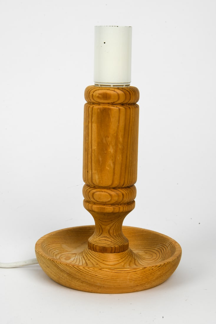 SWEDISH PINE CANDLESTICK FORM TABLE LAMP C. 1970S - 5