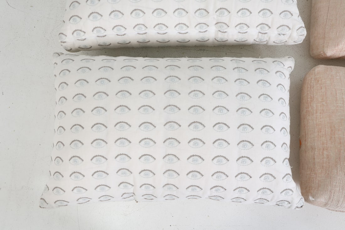 DECORATIVE PILLOW GROUPING - 3