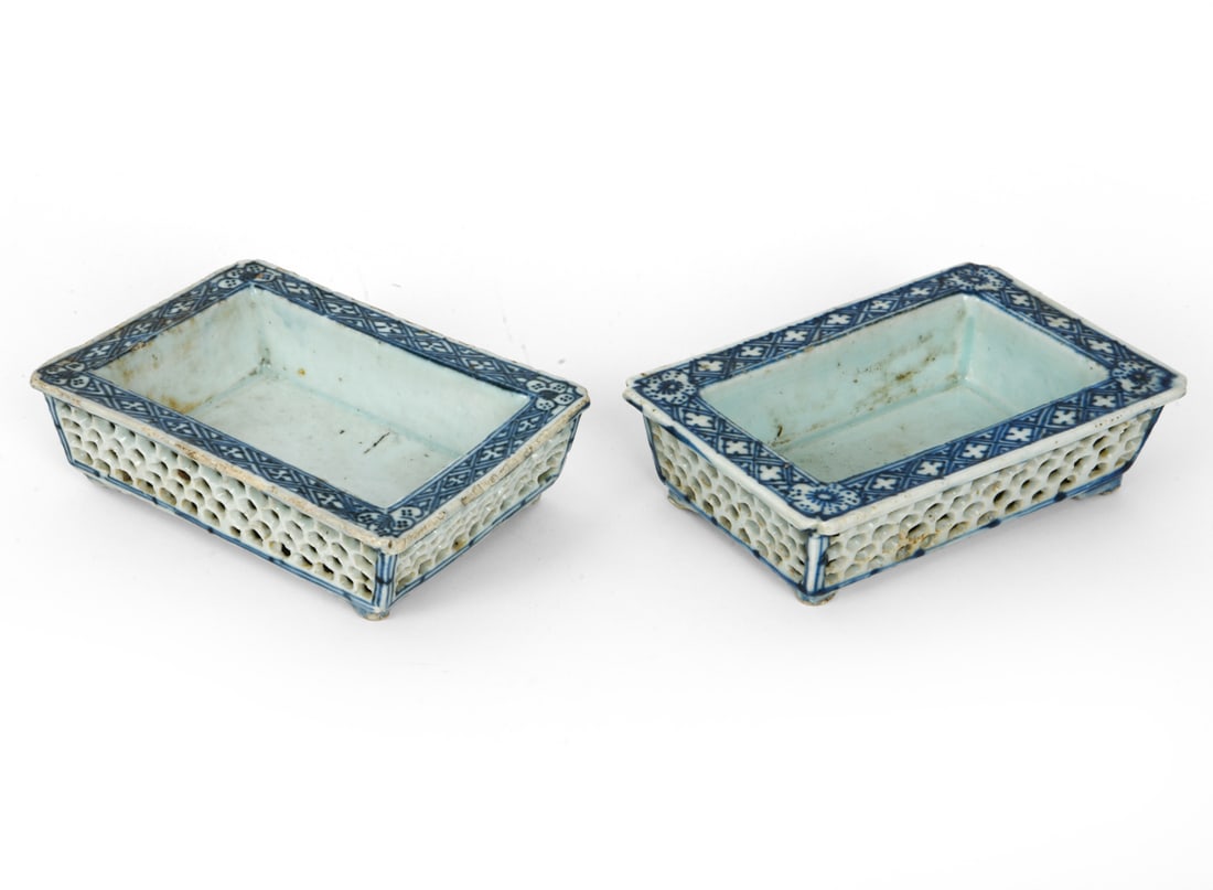 (2) ANTIQUE CHINESE PORCELAIN PLANTERS (1 of 12)