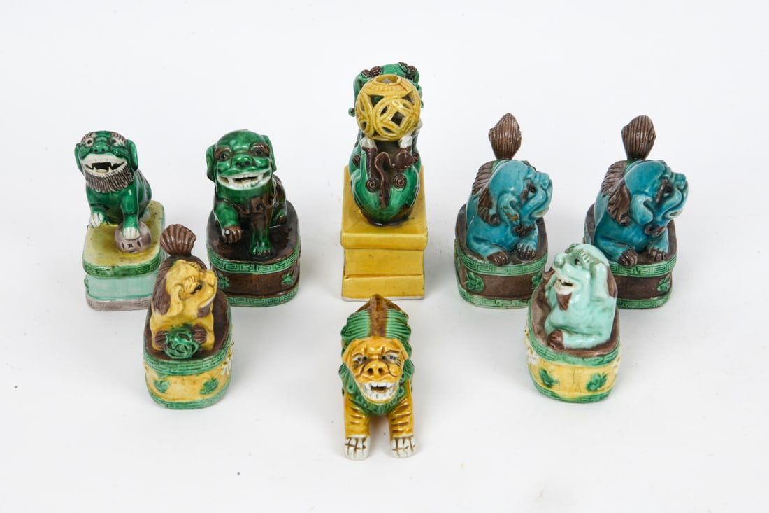 CHINESE CERAMIC FOO LION GROUPING - 11