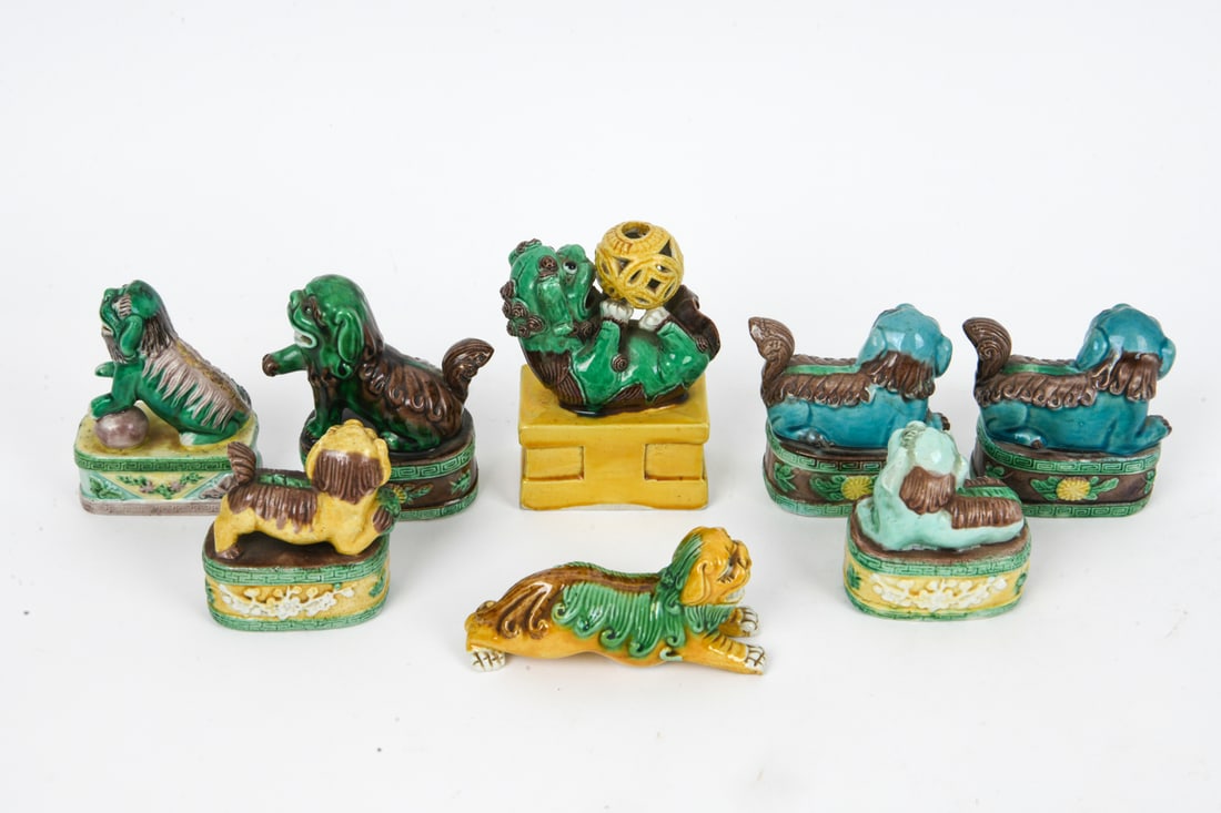 CHINESE CERAMIC FOO LION GROUPING - 12