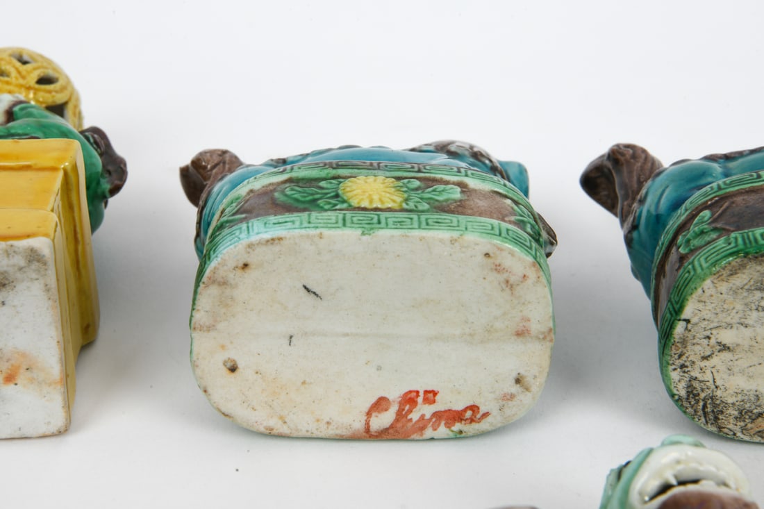 CHINESE CERAMIC FOO LION GROUPING - 15