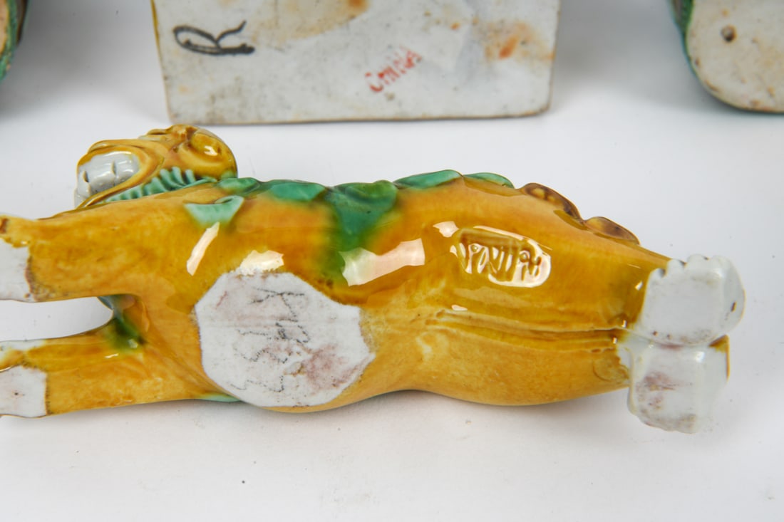 CHINESE CERAMIC FOO LION GROUPING - 17