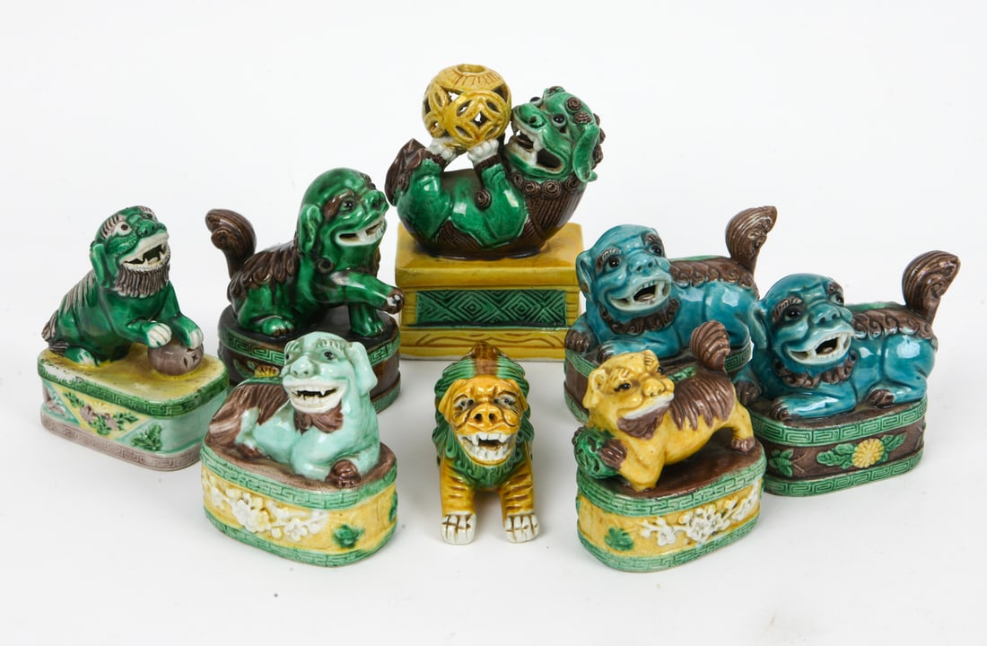CHINESE CERAMIC FOO LION GROUPING - 2