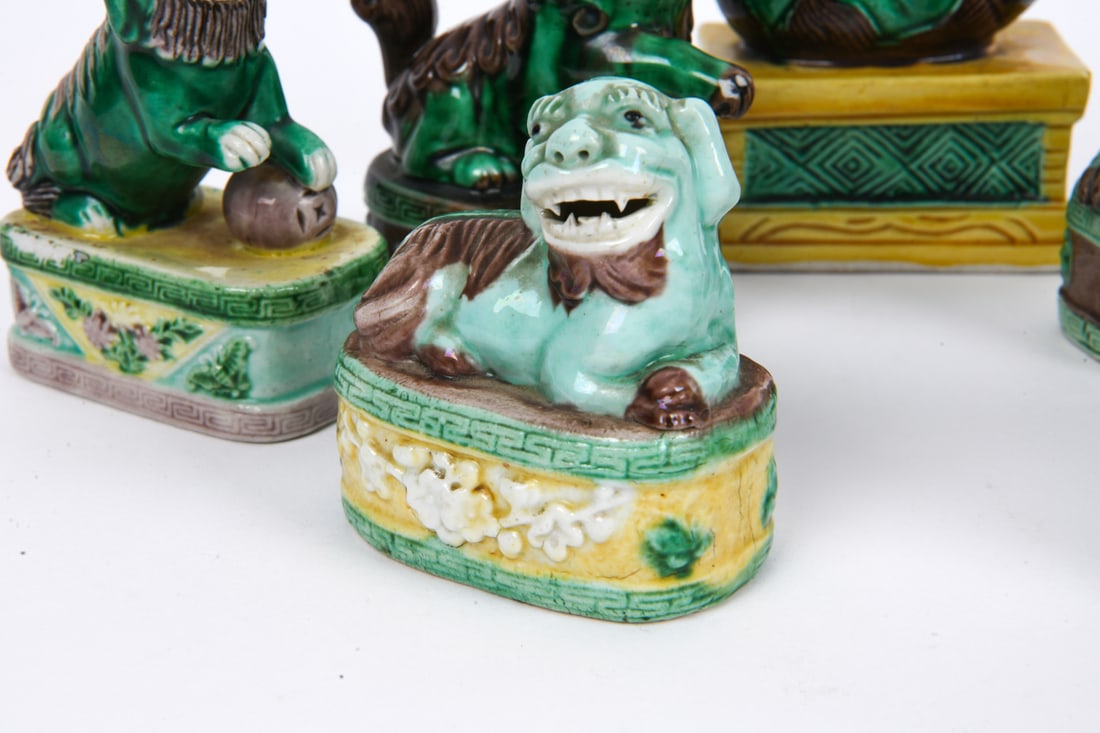 CHINESE CERAMIC FOO LION GROUPING - 5