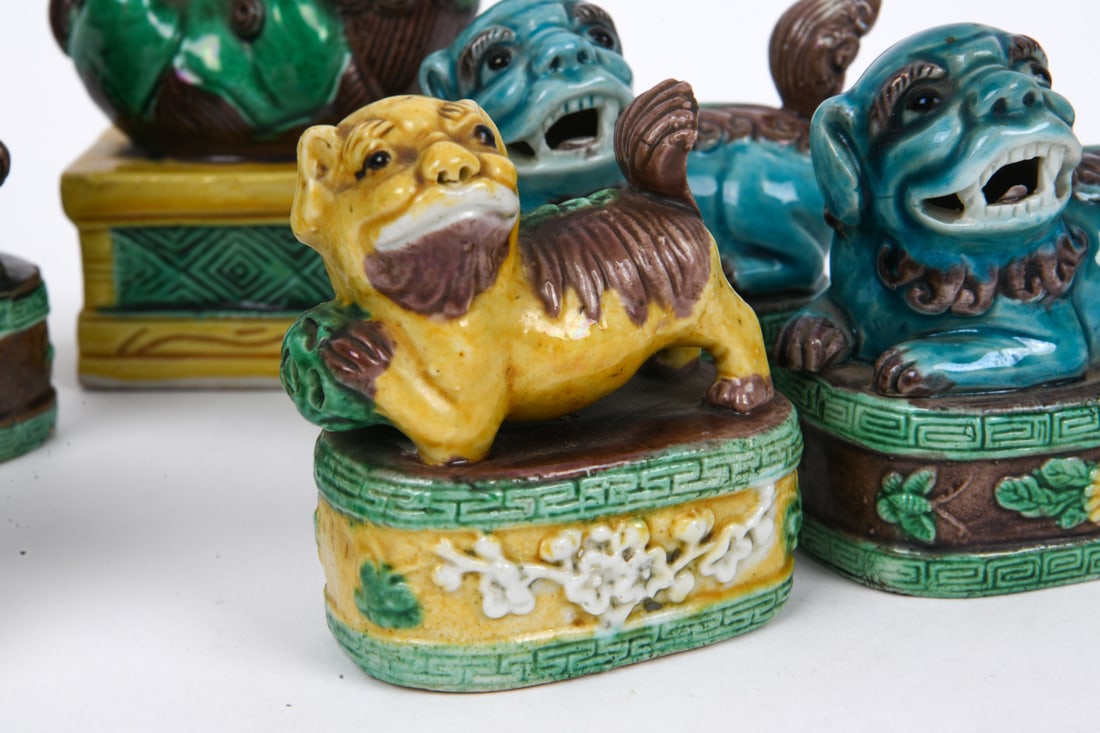 CHINESE CERAMIC FOO LION GROUPING - 6