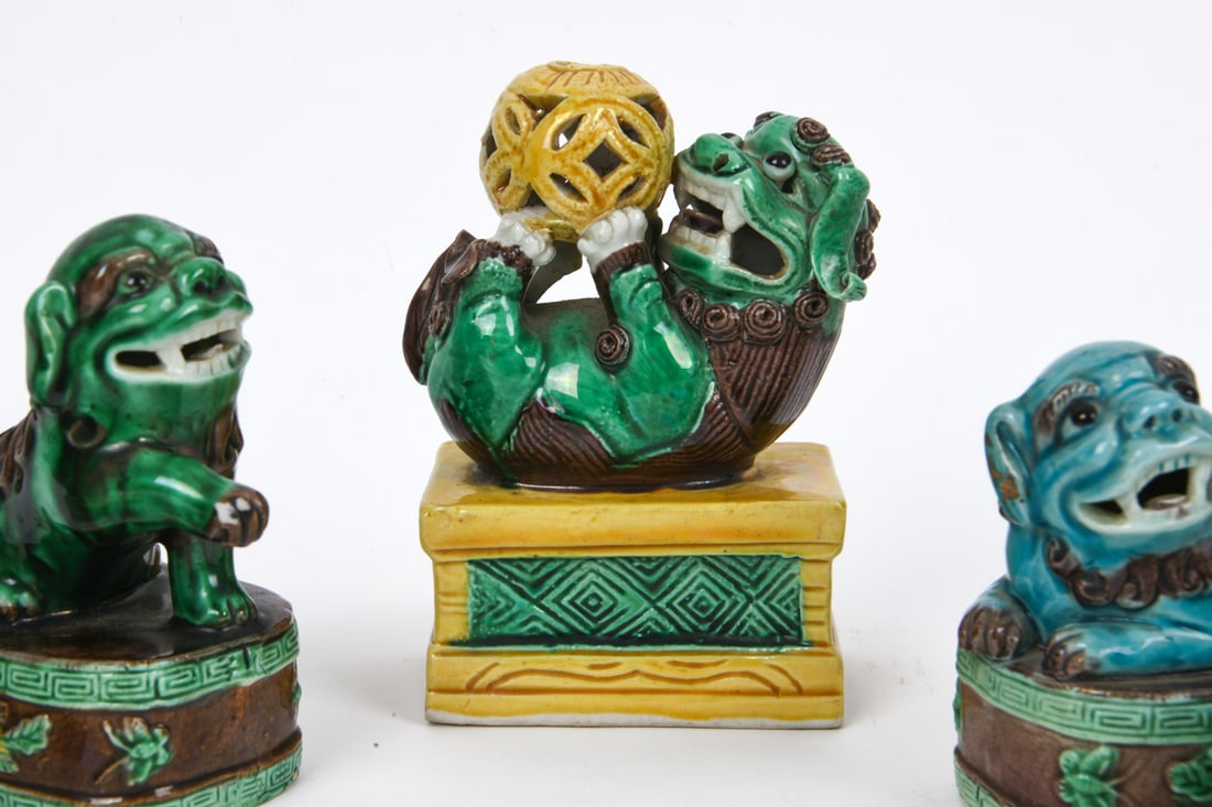 CHINESE CERAMIC FOO LION GROUPING - 9