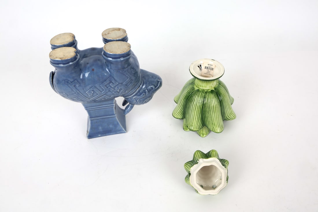 DECORATIVE CERAMICS GROUPING - 12