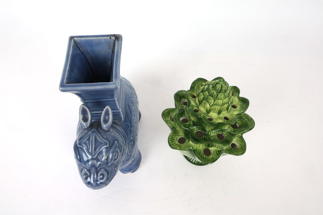 DECORATIVE CERAMICS GROUPING - 5