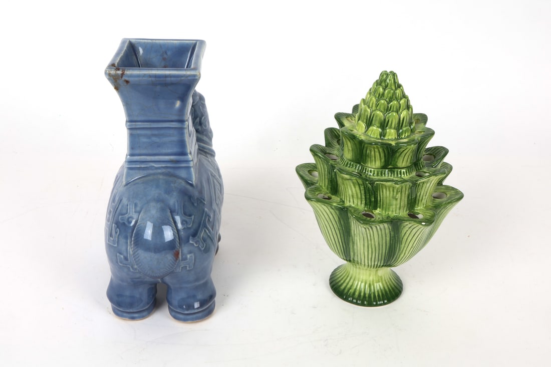 DECORATIVE CERAMICS GROUPING - 7