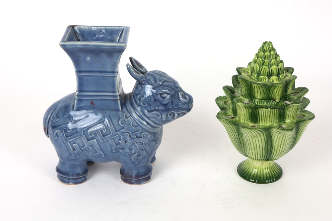 DECORATIVE CERAMICS GROUPING - 8