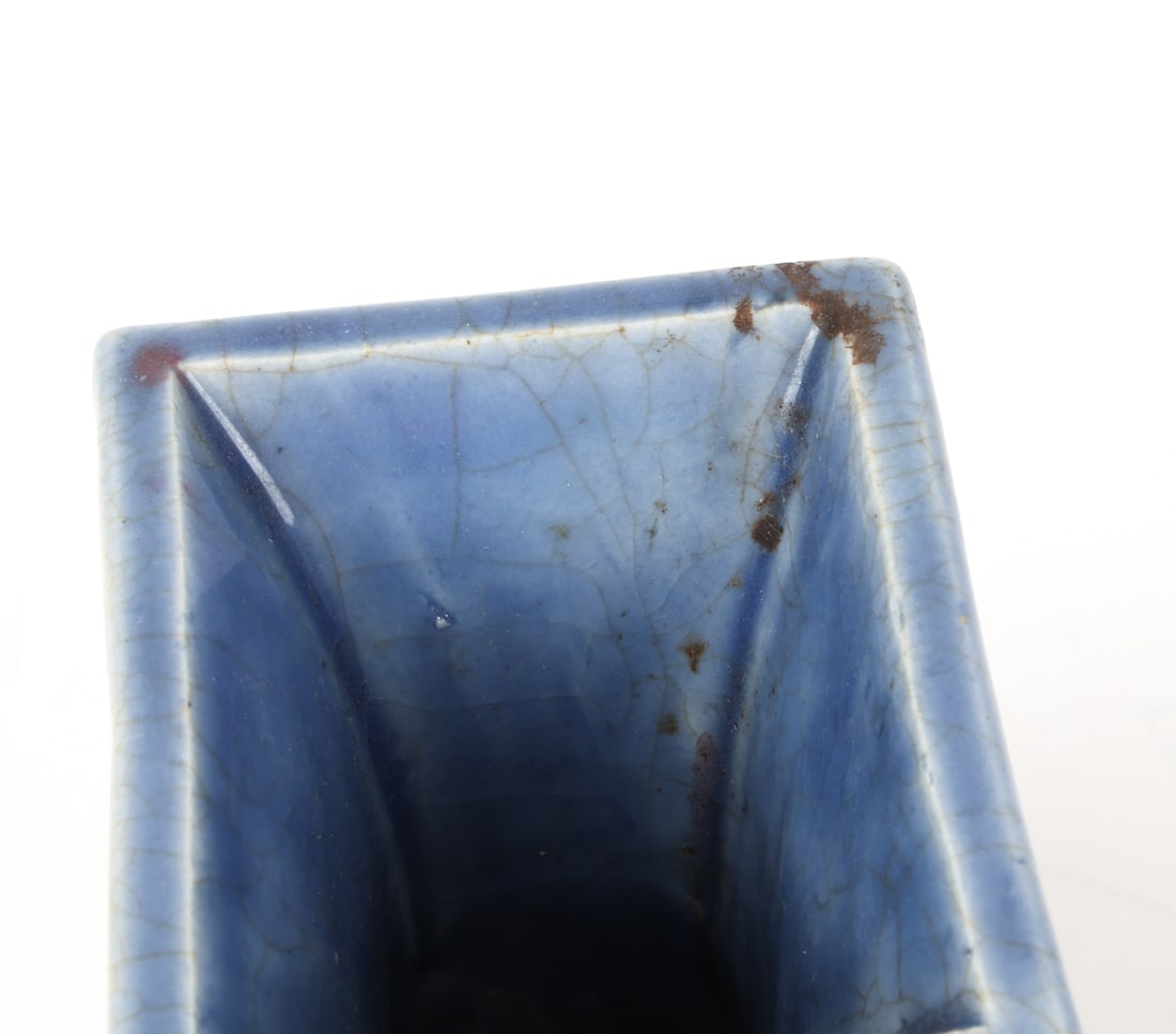 DECORATIVE CERAMICS GROUPING - 9