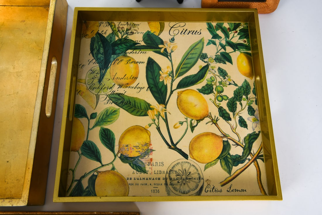 VINTAGE DECORATIVE GROUPING - 14