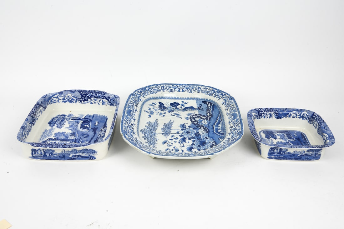 BLUE & WHITE TRANSFERWARE CERAMIC GROUPING - 11