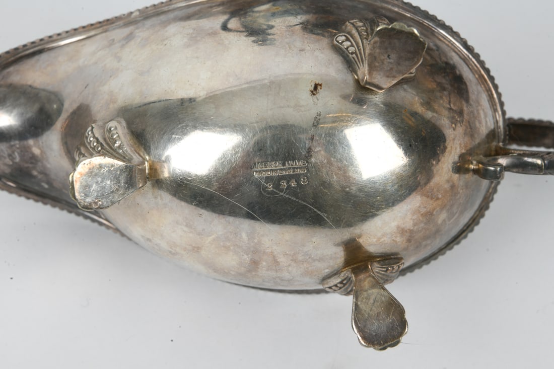 SILVERPLATE GROUPING - 16