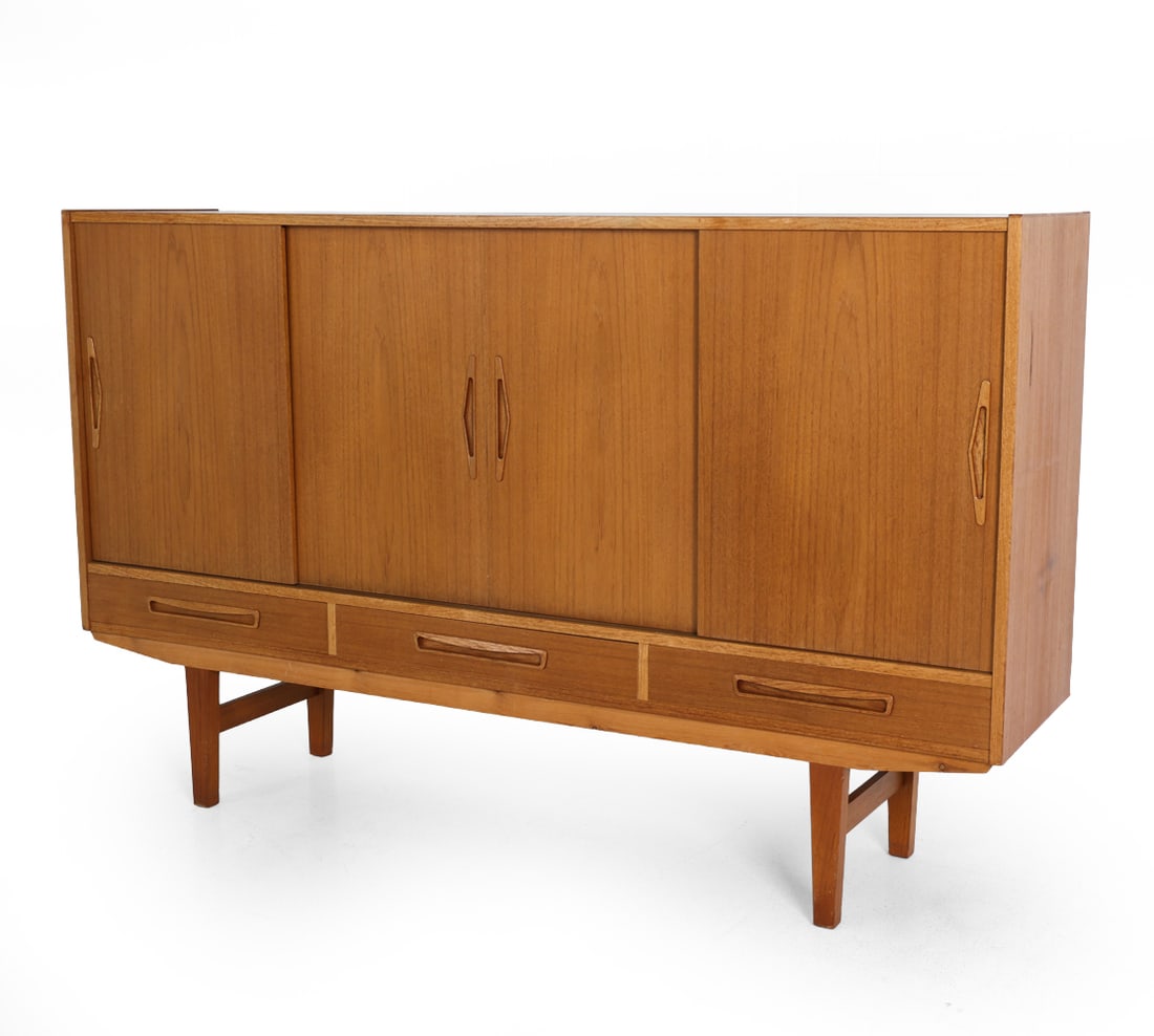 STYLE OF E. W. BACH DANISH TEAK SIDEBOARD C. 1960S (1 of 20)