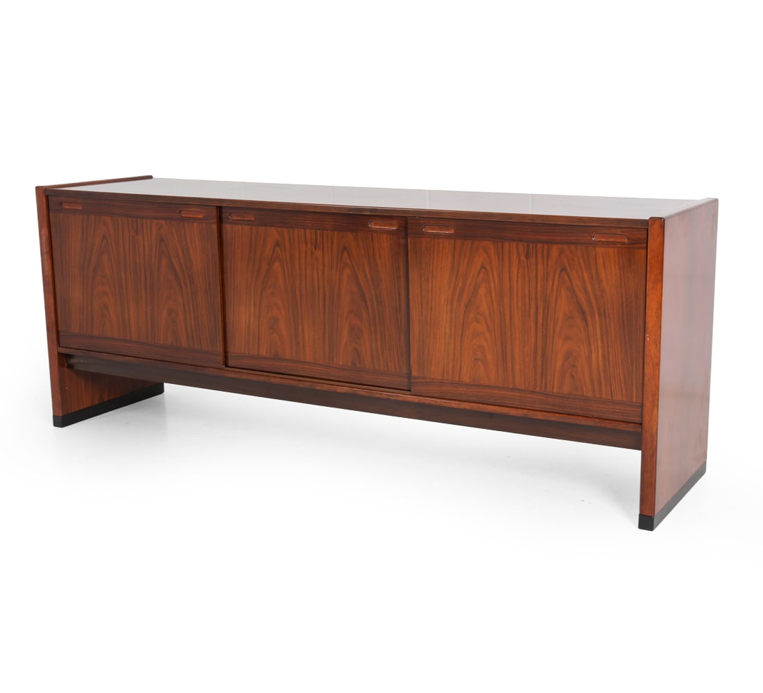 SKOVBY MOBELFABRIK DANISH ROSEWOOD SIDEBOARD 1970S (1 of 20)