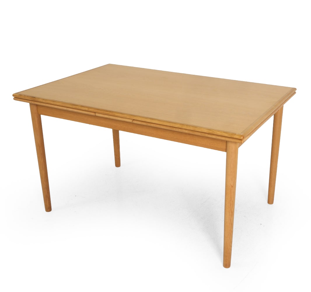 WEGNER STYLE OAK EXPANDING DINING TABLE C. 1960S (1 of 16)