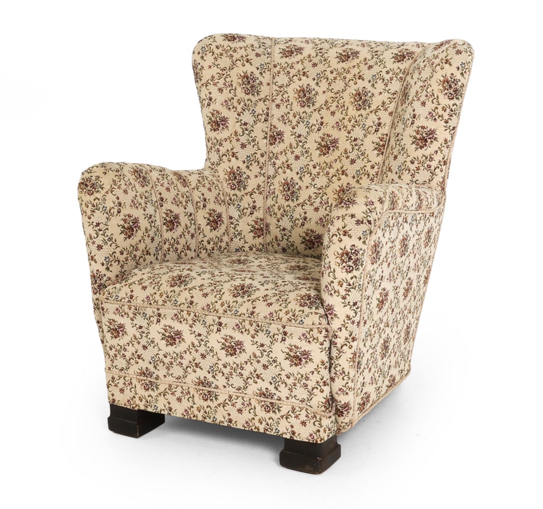 FRITZ HANSEN STYLE DANISH LOUNGE CHAIR C. 1950S: Dimensions: H 36.5" x W 31" x D 30.25" x SH 14.5". Condition: Slight fading and discoloration to fabric. Scratches to legs. Wear consistent with age and use. F120