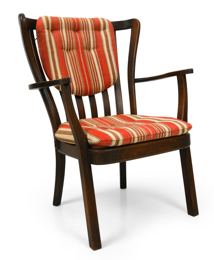 STYLE OF FRITZ HANSEN DANISH LOUNGE CHAIR C. 1960S: Beech frame. Dimensions: H 33.5" x W 26" x D 19" x SH 16" Condition: Discoloration on arms and back, scuffs throughout. Wear consistent with age and use.
