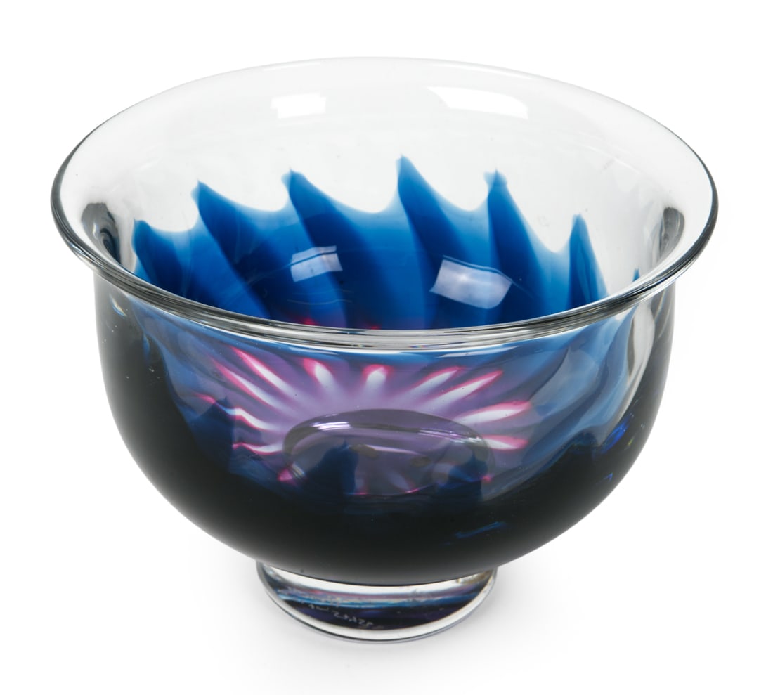KOSTA BODA ART GLASS BOWL: Signed underneath. Dimensions: H 5.25" x Dia. 7". Condition: Light scratches. Wear consistent with age and use.
