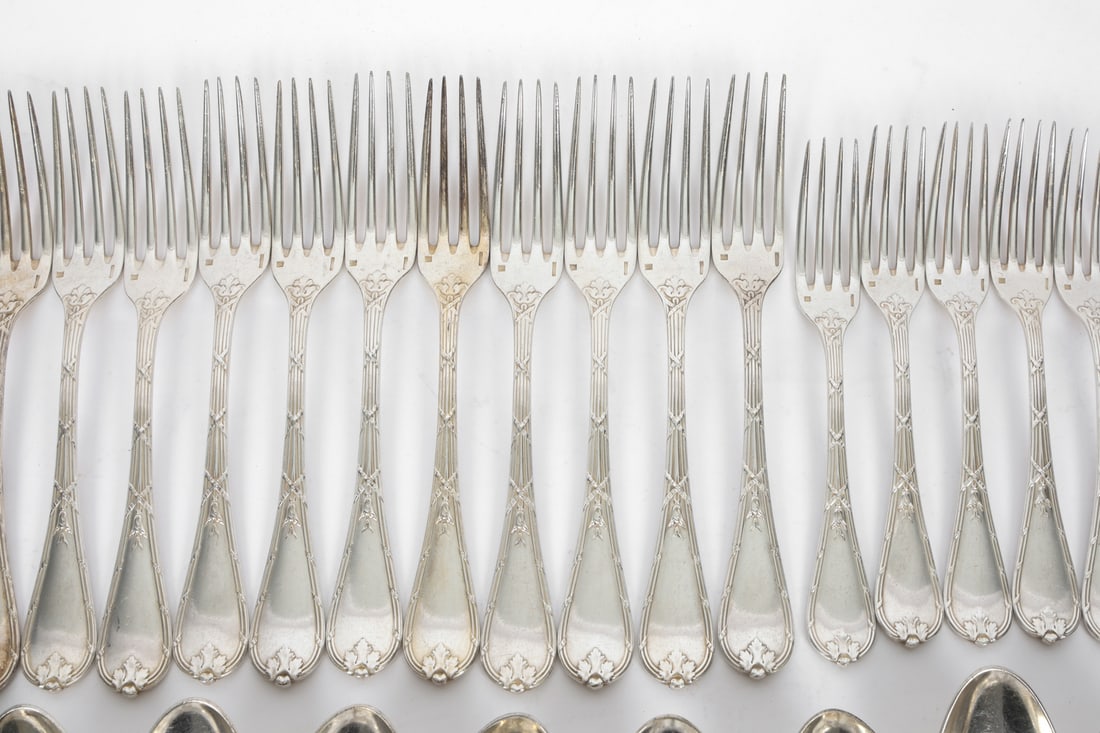 CHRISTOFLE RUBANS SILVERPLATE FLATWARE GROUPING - 5