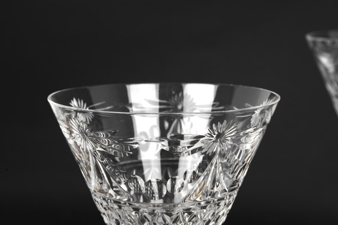 STUART CRYSTAL WINE STEMWARE GROUPING - 7