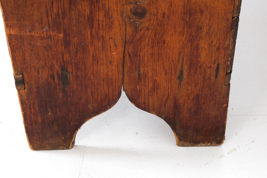 ANTIQUE PRIMINITVE PINE BLANKET CHEST - 17