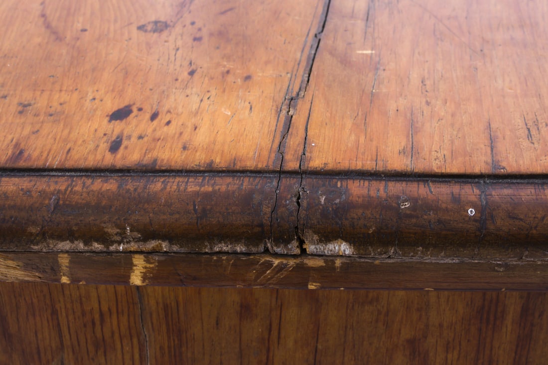ANTIQUE PRIMINITVE PINE BLANKET CHEST - 18