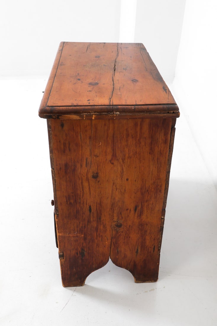 ANTIQUE PRIMINITVE PINE BLANKET CHEST - 5