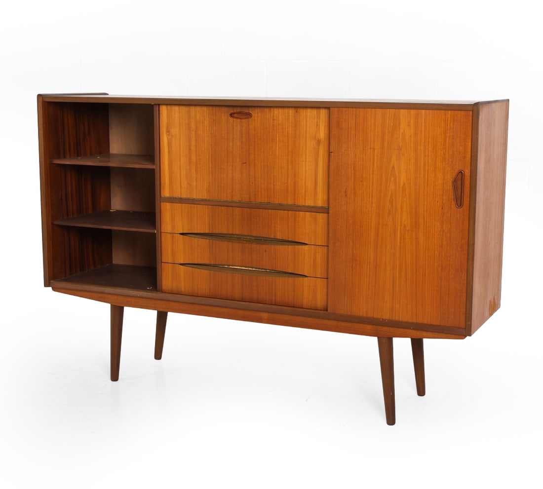 DANISH TEAK SIDEBOARD C. 1960S FOR REPAIR (1 of 20)