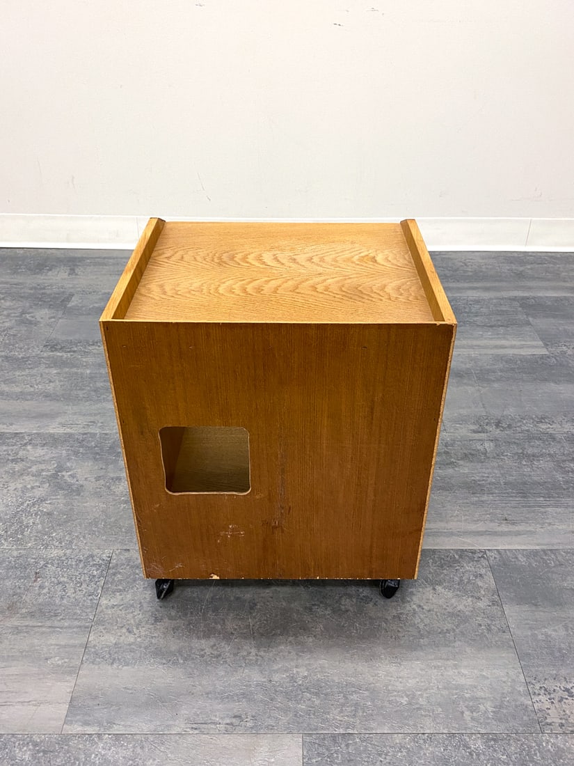 SCANDINAVIAN OAK NIGHTSTAND - 10