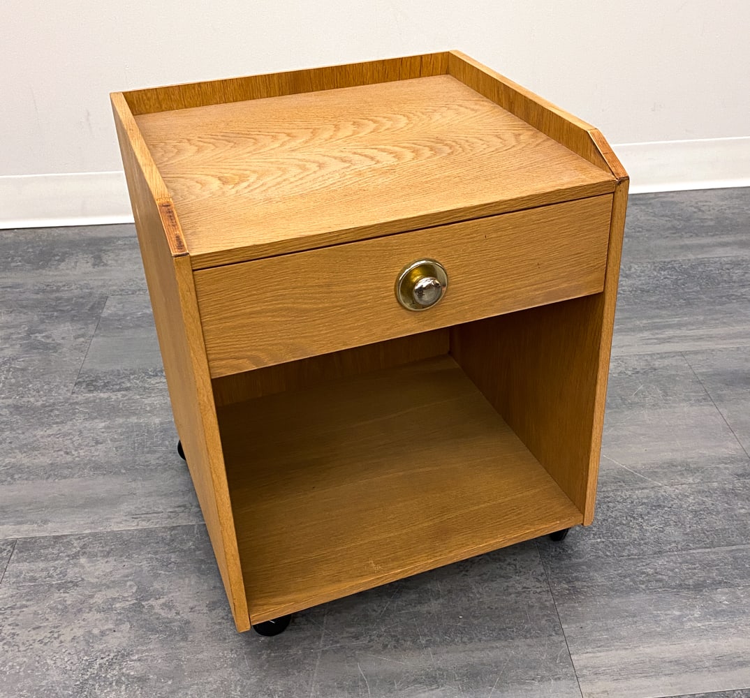 SCANDINAVIAN OAK NIGHTSTAND