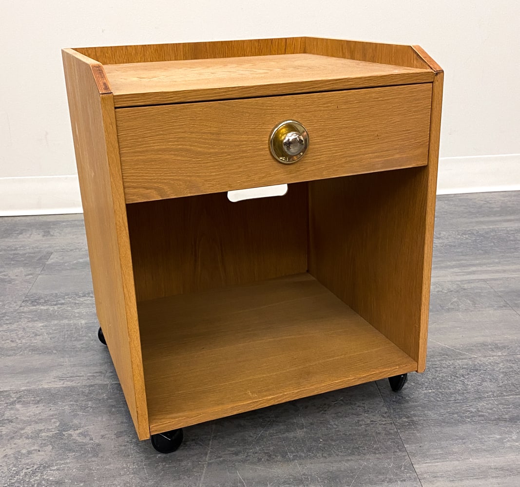 SCANDINAVIAN OAK NIGHTSTAND - 2