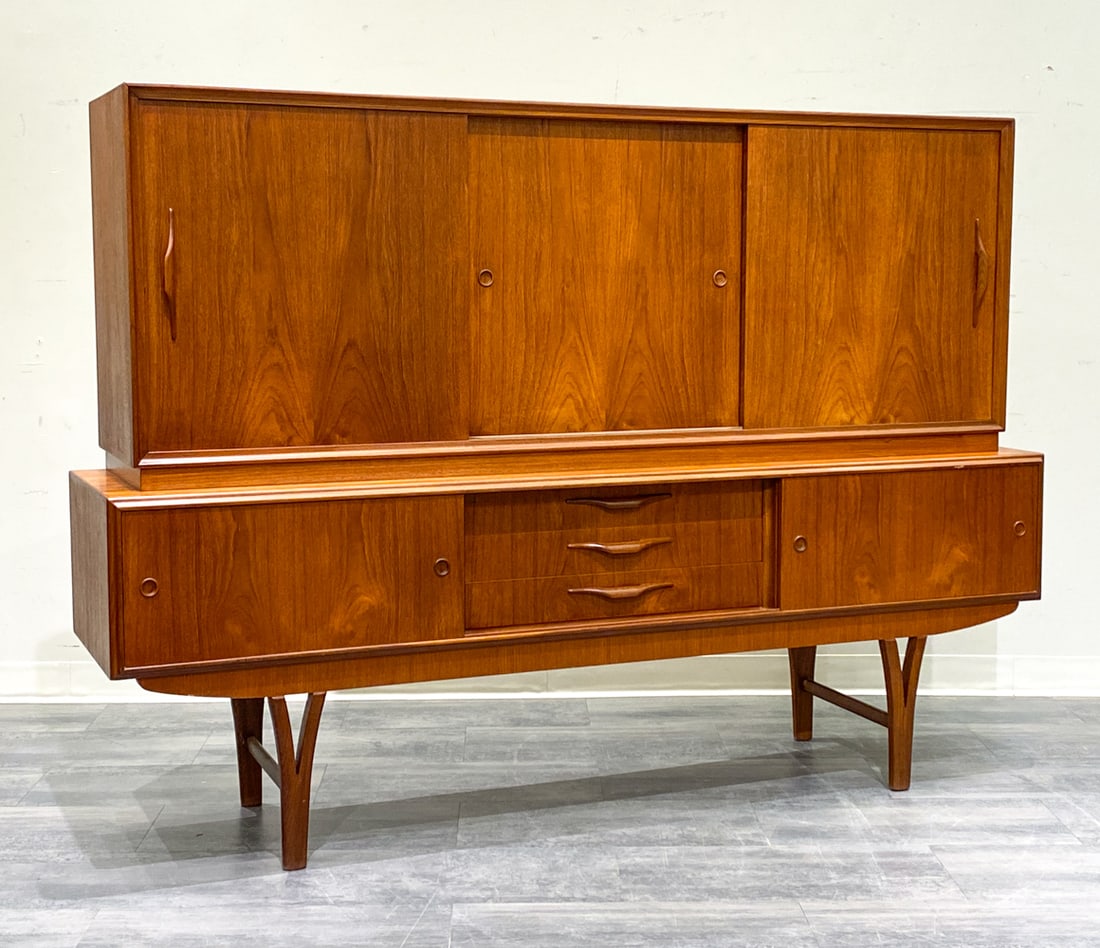 MID-CENTURY DANISH TEAK SIDEBOARD C. 1960S (1 of 18)