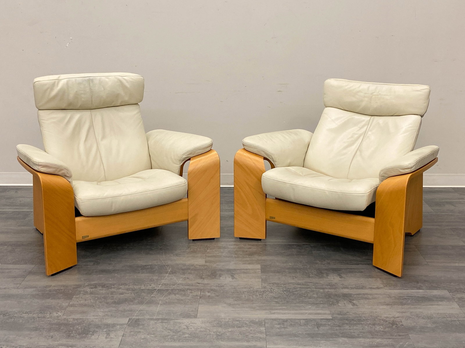 PAIR OF EKORNES STRESSLESS "PEGASUS" LOUNGE CHAIRS (1 of 15)