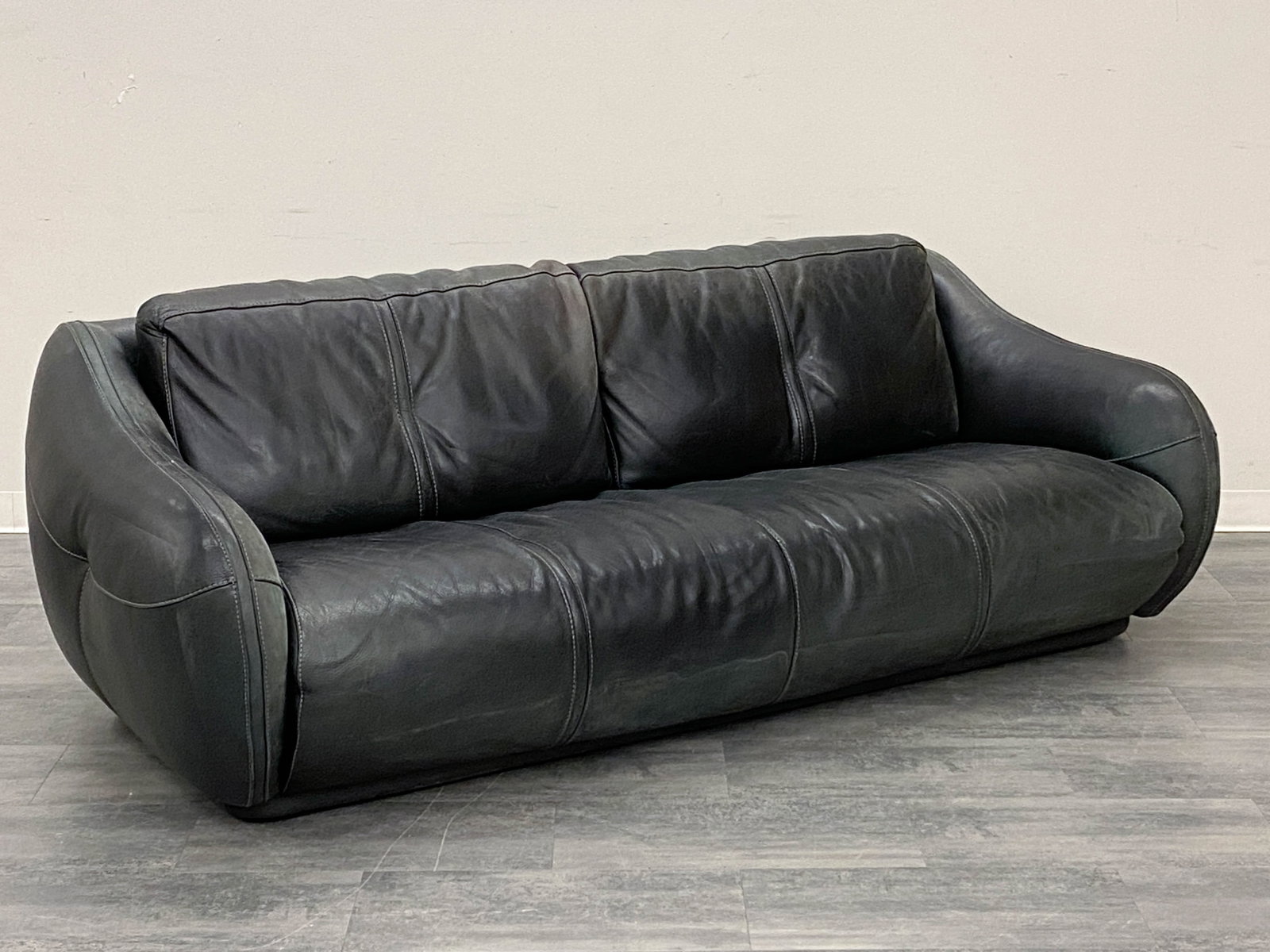 DE SEDE STYLE ITALIAN LEATHER SOFA (1 of 13)