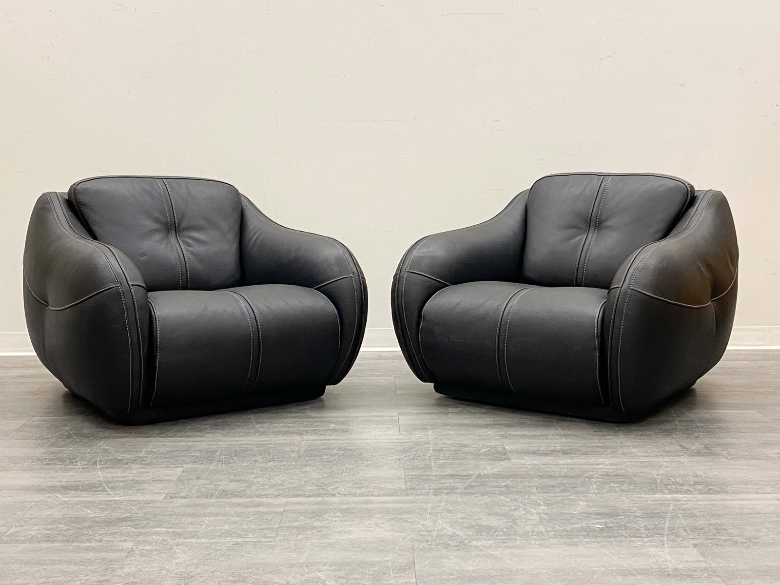 PAIR DE SEDE STYLE LEATHER LOUNGE CHAIRS - 2