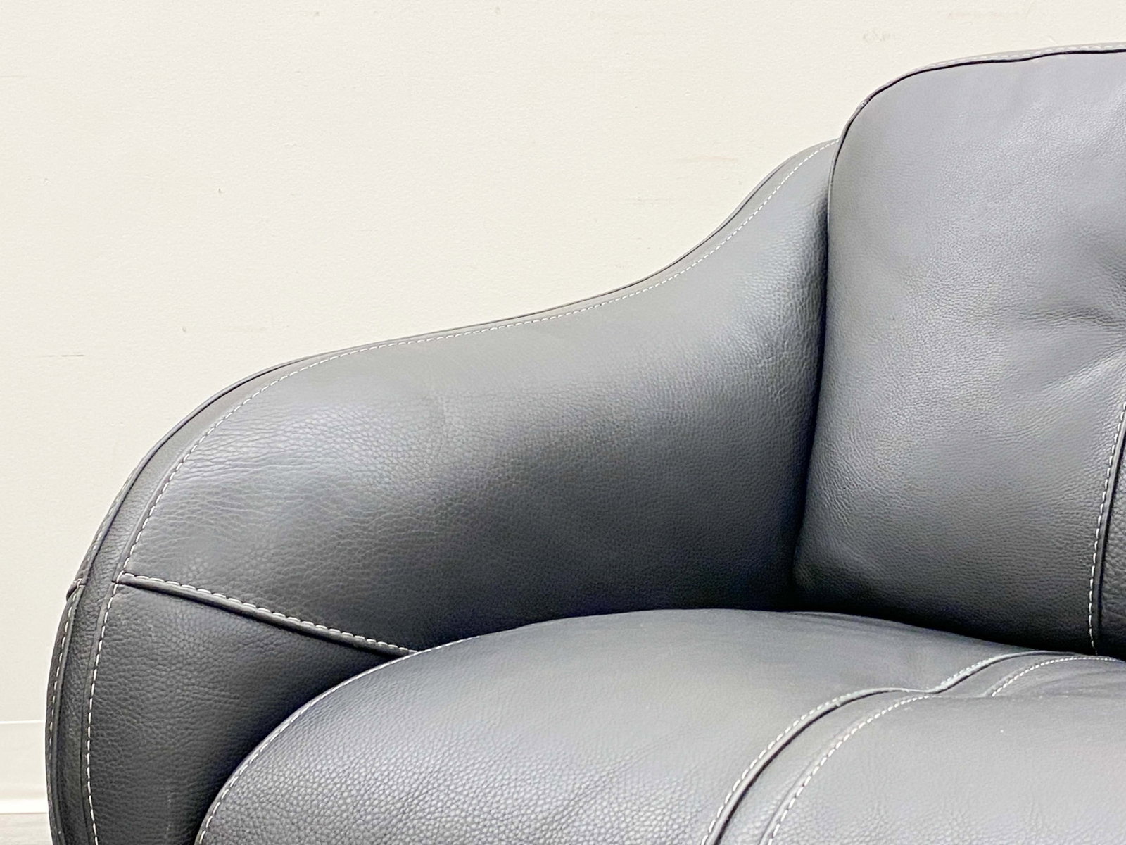 PAIR DE SEDE STYLE LEATHER LOUNGE CHAIRS - 3