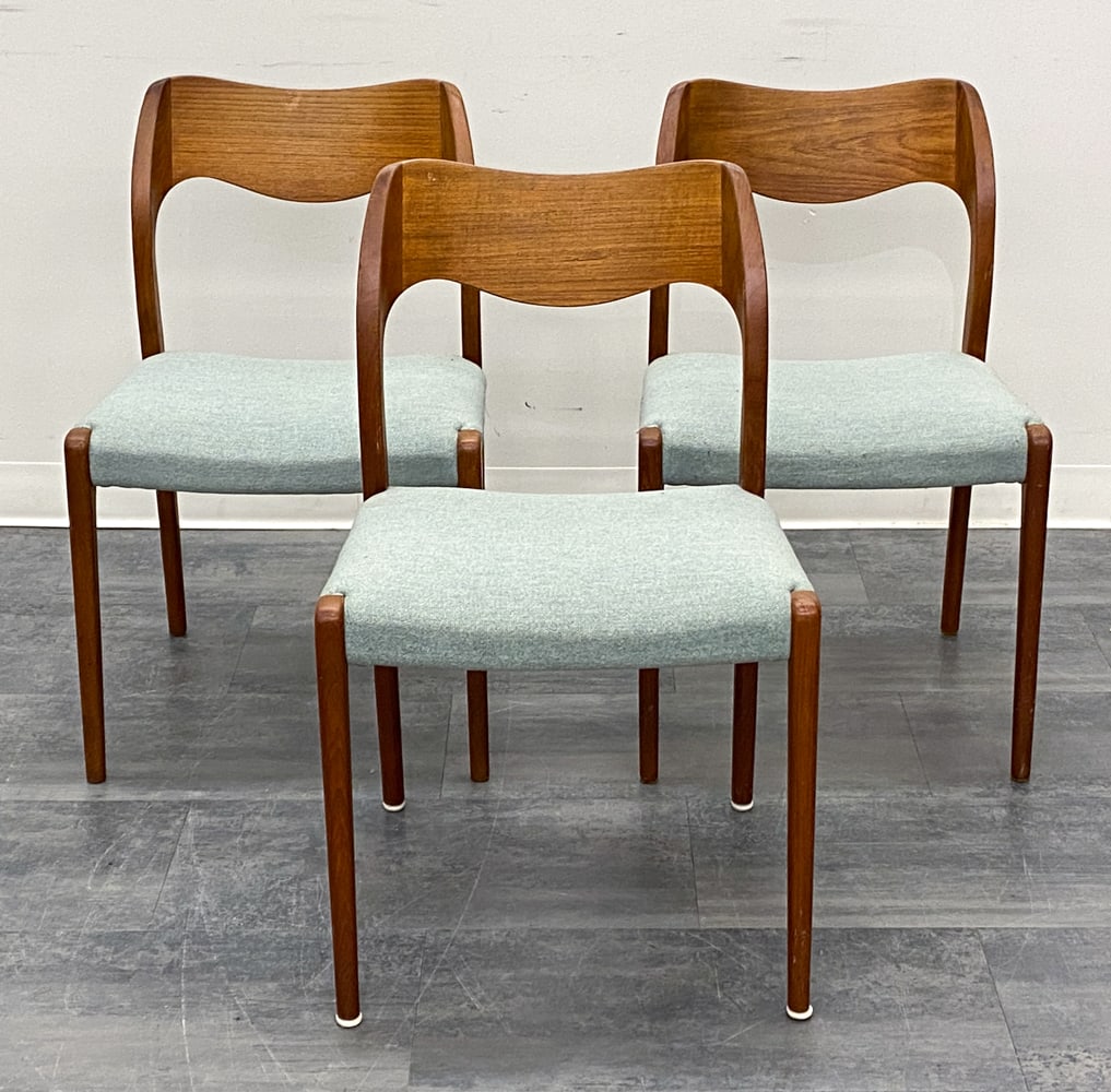 3 NIELS OTTO MOLLER STYLE DANISH TEAK SIDE CHAIRS: Teak frame and wool upholstered chairs. Denmark, circa 1960s. Dimensions: H 32" x W 19.5" x D 17.5" x SH 18" Condition: Wear consistent with age and use.