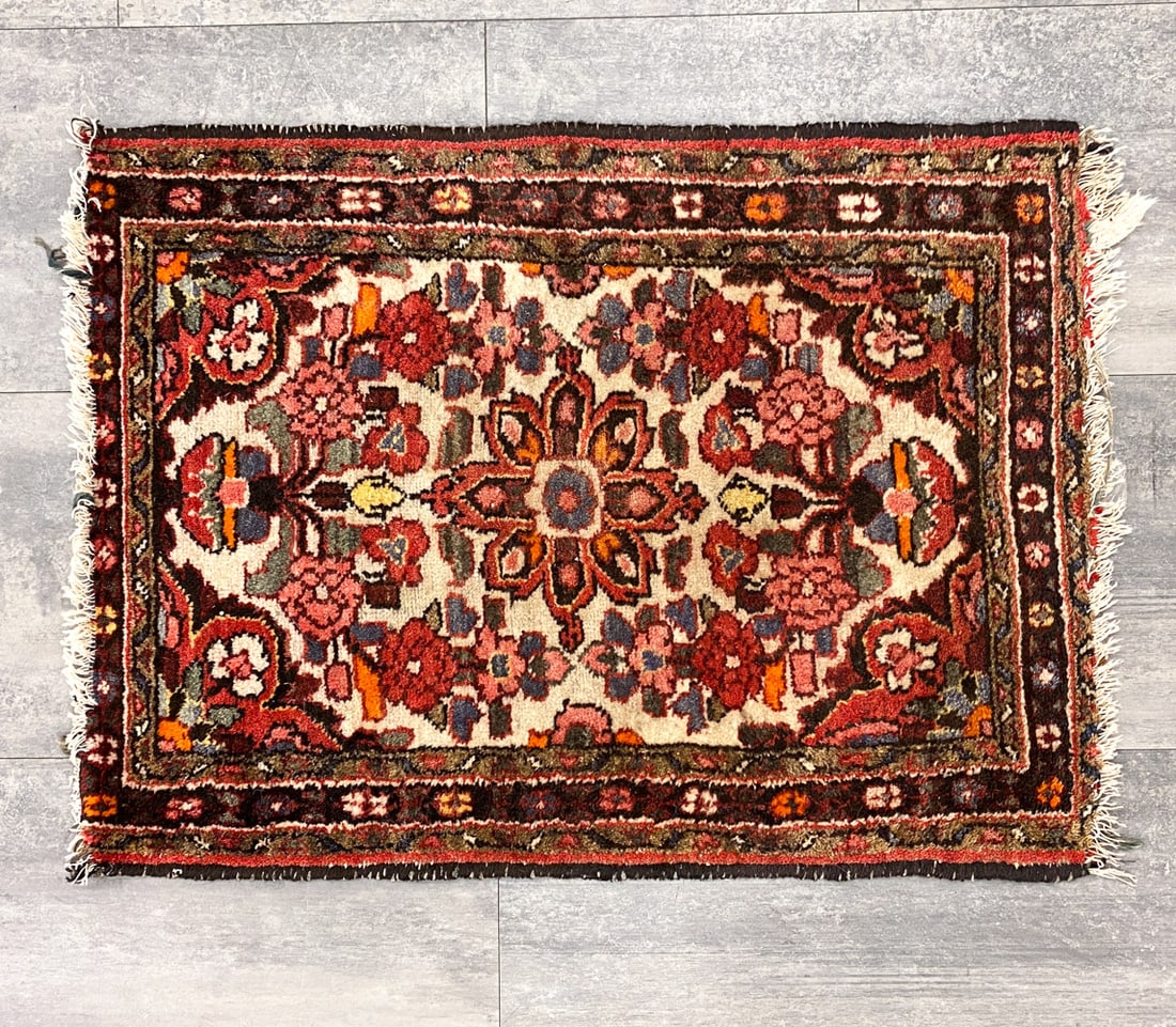 VINTAGE PERSIAN WOOL RUG (1 of 7)