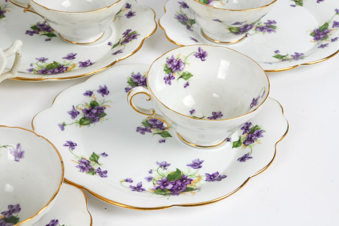 PORCELAIN GROUPING - 3
