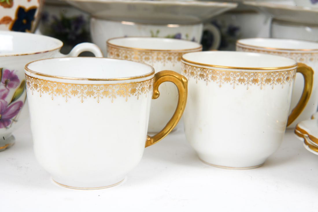 PORCELAIN GROUPING - 8