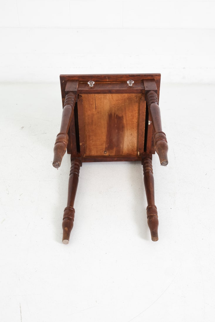 SHERATON STYLE MAPLE SIDE TABLE - 14